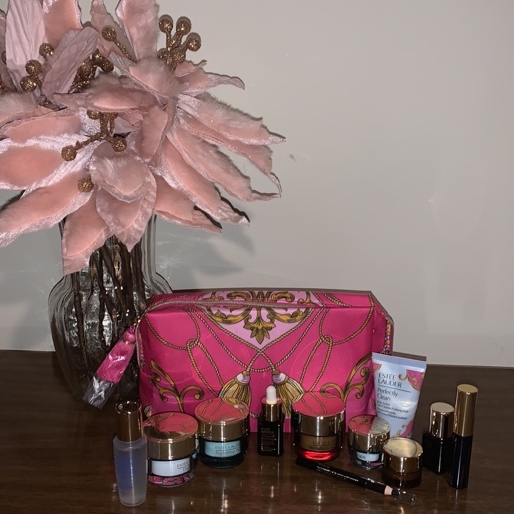 Estée Lauder NWT 12 Piece Bundle